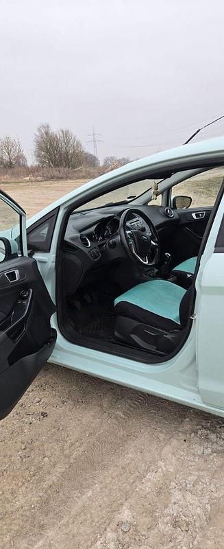 Gebraucht Ford Fiesta Celebration 80 PS (58 kW) 2017 Grün Kleinwagen