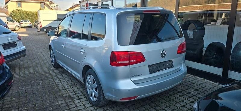Gebraucht VW Touran Comfortline 140 PS (102 kW) 2013 Silber Van / Kleinbus