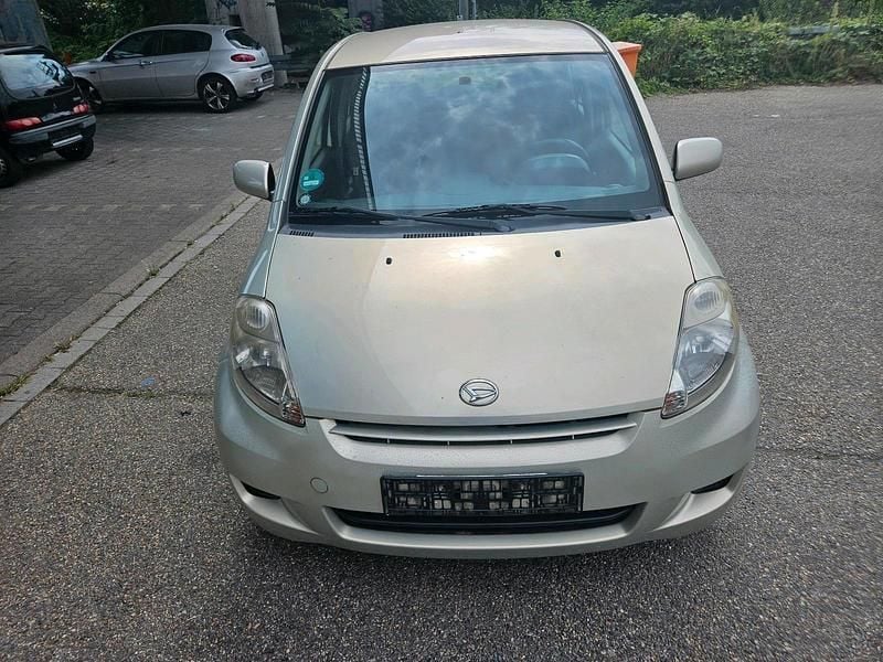 Gebraucht Daihatsu Sirion 70 PS (51 kW) 2009 Grün Kleinwagen