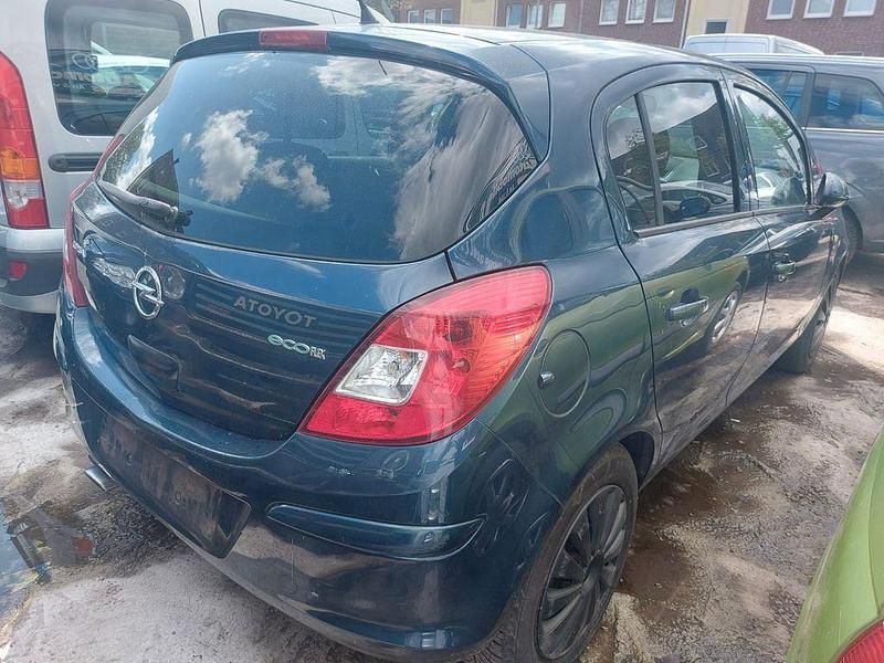 Second-hand Opel Corsa Selection 69 CP (50 kW) 2011 Albastru Hatchback