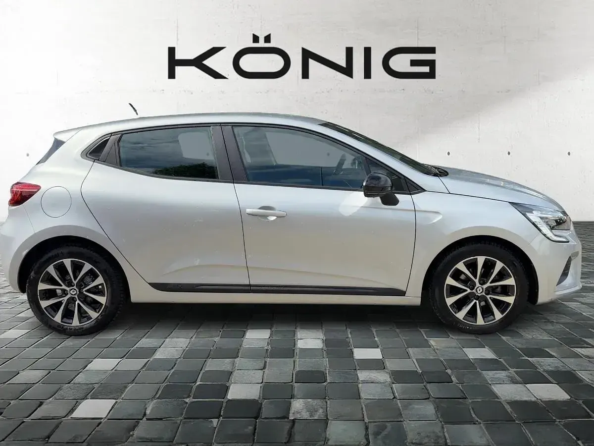 Brugt Renault Clio V Equilibre 67 HK (49 kW) 2023 Grå Sedan