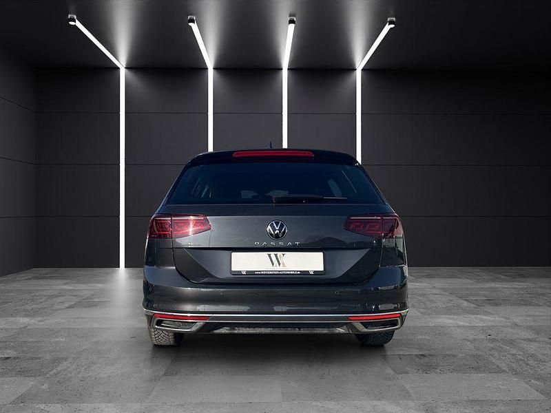 Gebraucht VW Passat Elegance 150 PS (110 kW) 2021 Grau Kombi