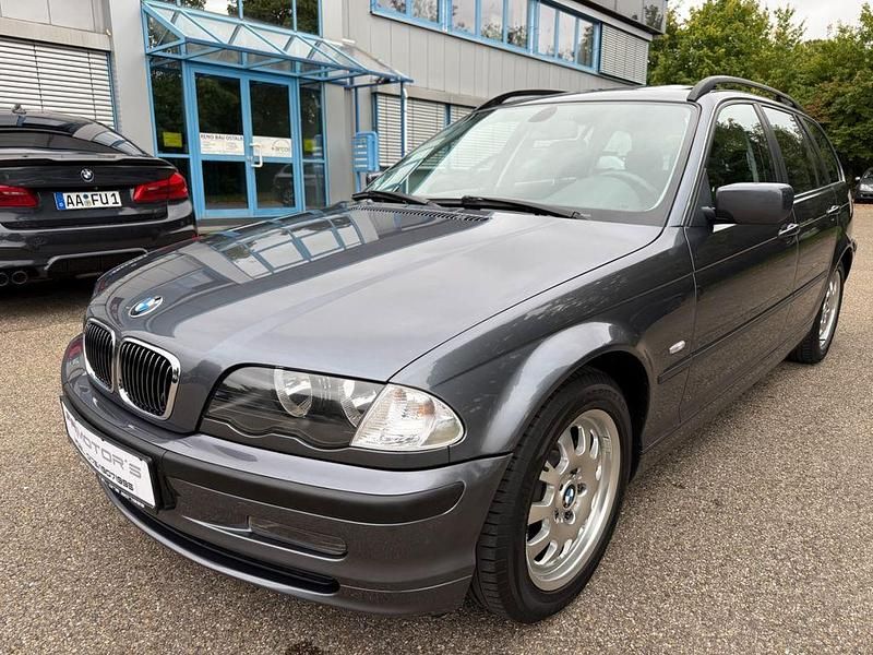 Grau Gebraucht 2001 BMW 320 Sport Line Kombi | 10.290 € - Bild 1/4