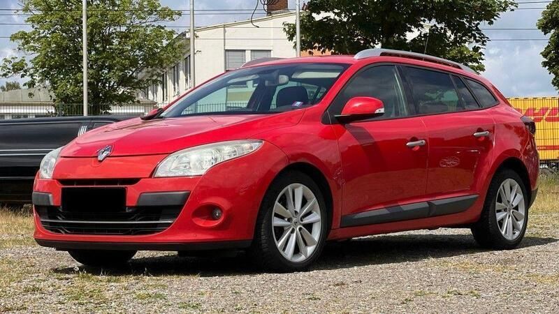 Hellrot Gebraucht 2010 Renault Mégane GrandTour Luxe Kombi | 3.000 € (Guter Preis) - Bild 1/4
