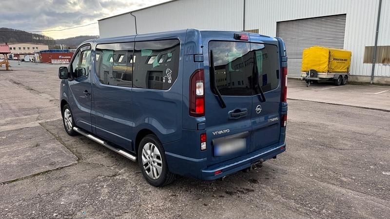 Gebraucht Opel Vivaro 145 PS (106 kW) 2016 Blau Van / Kleinbus