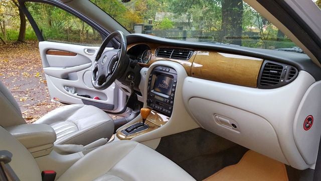 Gebraucht Jaguar X-type 196 PS (144 kW) 2001 Silber metallic Limousine