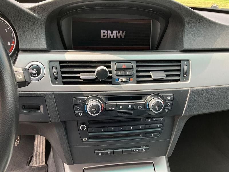Gebraucht BMW 320 177 PS (130 kW) 2008 Grau Kombi