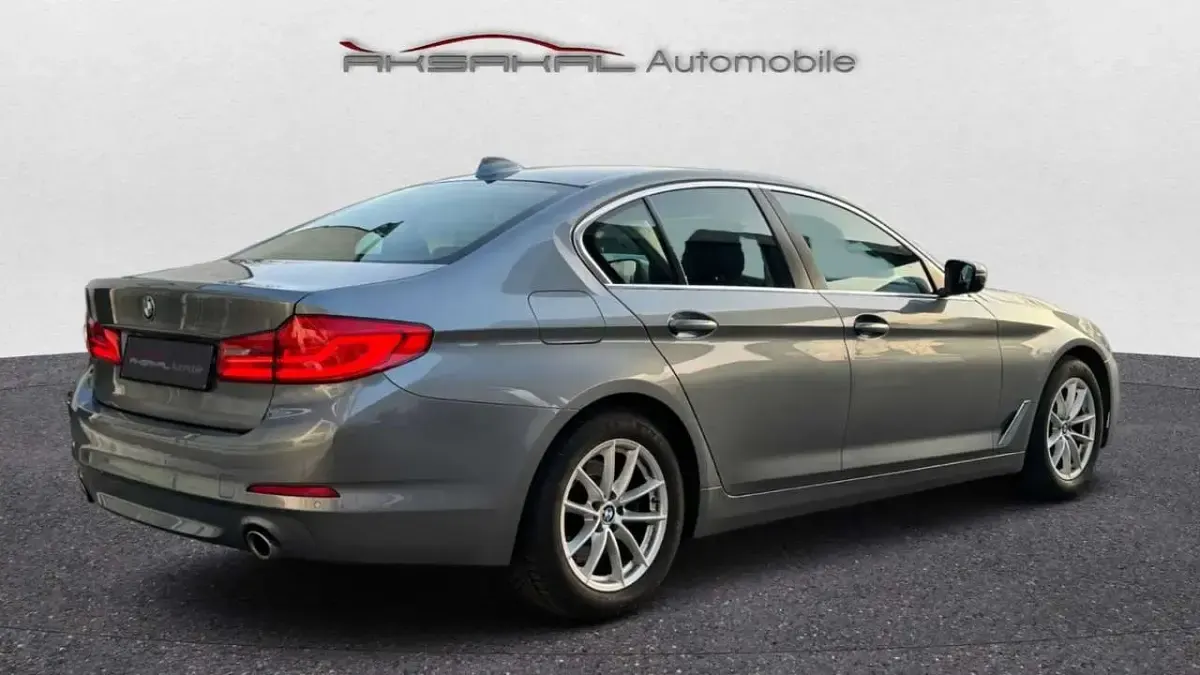 Gebraucht BMW 520 190 PS (139 kW) 2019 Grau Limousine