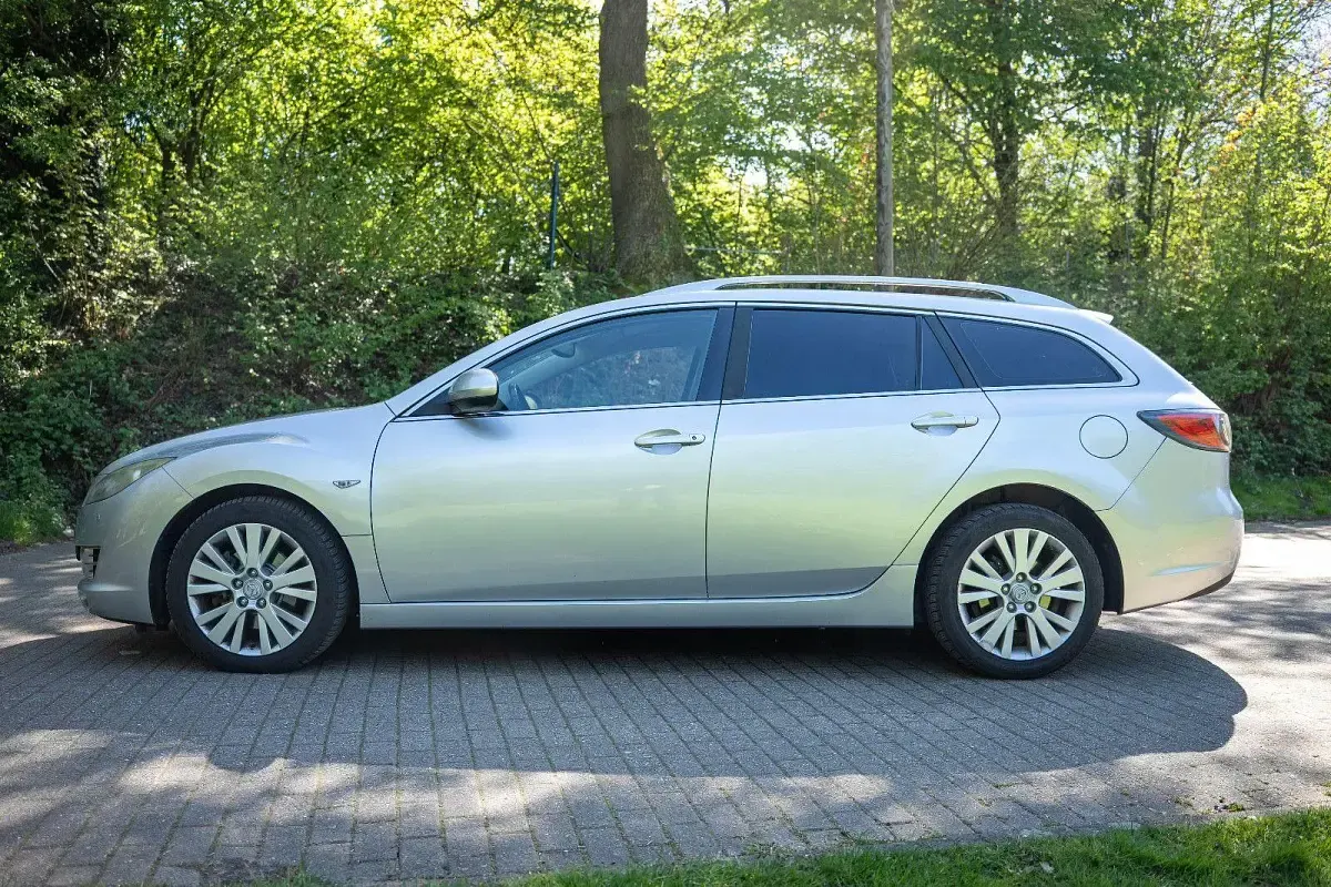 Używany Mazda 6 140 KM (102 kW) 2010 Srebrny Kombi