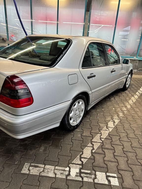 Gebraucht Mercedes C240 170 PS (125 kW) 1998 Silber Limousine