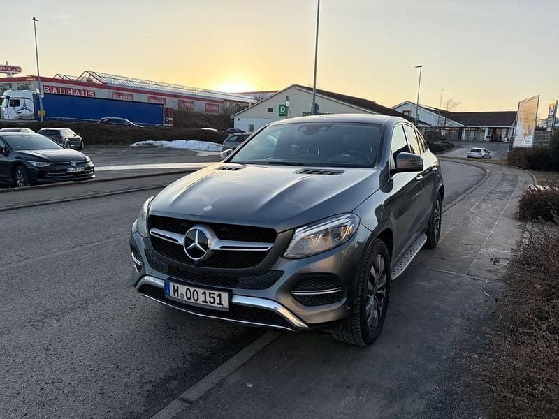 Grau Gebraucht 2017 Mercedes GLE400 Coupé | 32.900 € (Fairer Preis) - Bild 1/4