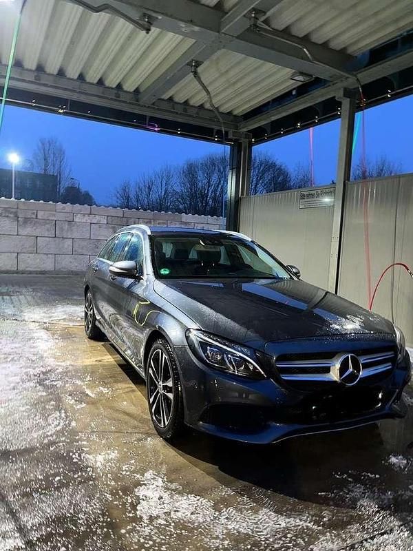 Gebraucht Mercedes C220 170 PS (125 kW) 2014 Grau Kombi