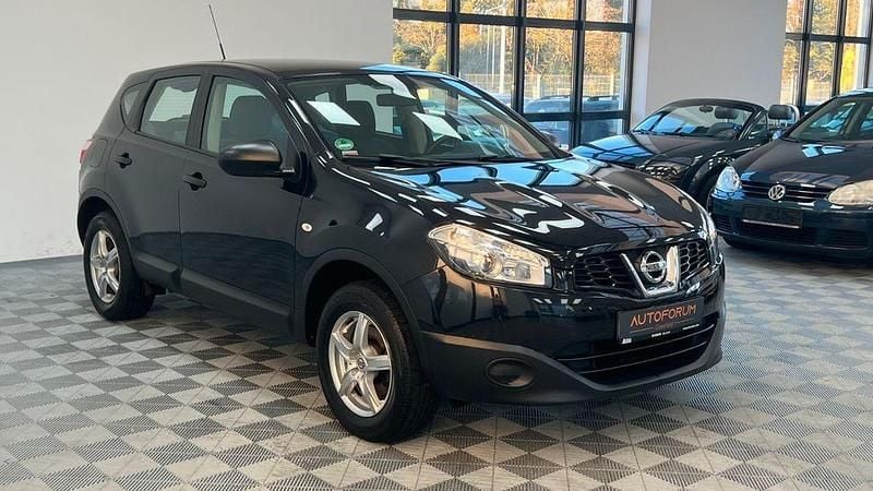 Schwarz Gebraucht 2013 Nissan Qashqai Visia SUV | 9.444 € - Bild 1/4