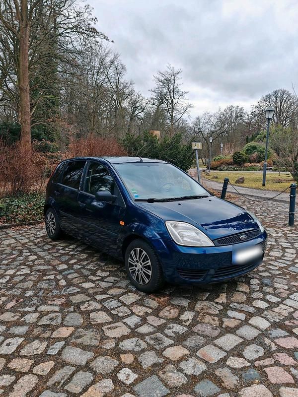 Gebraucht Ford Fiesta 60 PS (44 kW) 2005 Blau Kleinwagen