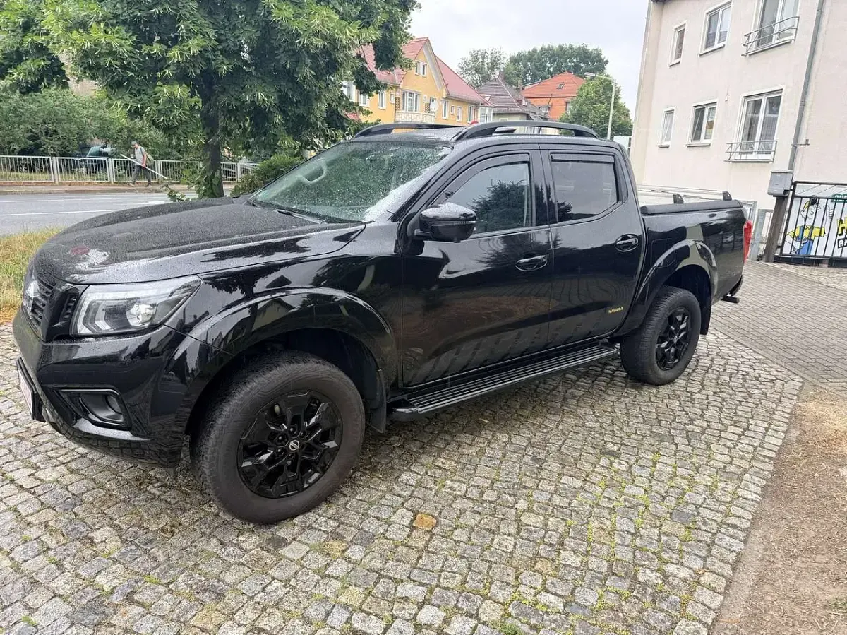 Gebraucht Nissan Navara N-Guard 190 PS (139 kW) 2020 Black (m) Pickup
