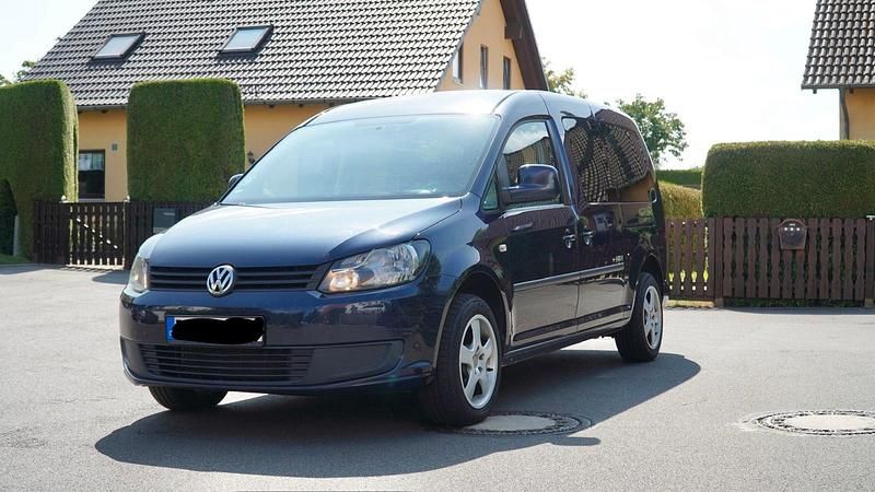 Blau Gebraucht 2013 VW Caddy Maxi Edition Van / Kleinbus | 8.000 € (Etwas zu teuer) - Bild 1/4