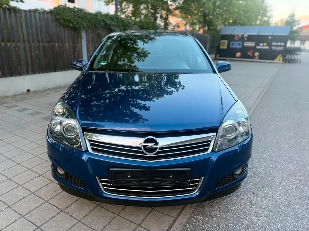 Gebraucht Opel Astra 140 PS (102 kW) 2008 Blau Kleinwagen
