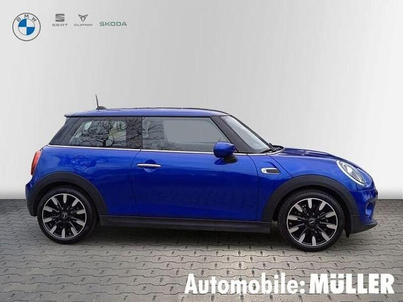 Gebraucht Mini Cooper 136 PS (100 kW) 2020 Starlight blue metallic Kleinwagen