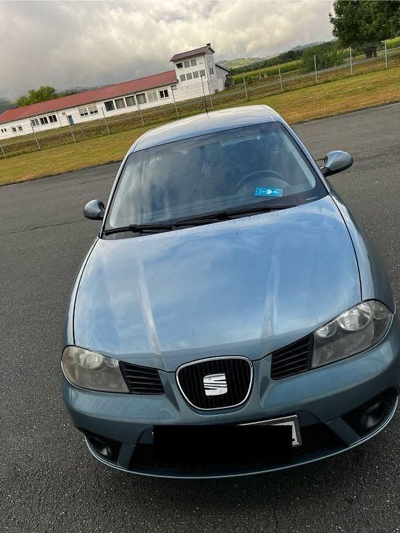 Blau Gebraucht 2006 Seat Ibiza Sport Limousine | 750 € (Superpreis) - Bild 1/4