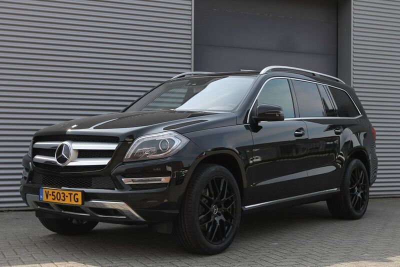 Schwarz Gebraucht 2016 Mercedes GL350 SUV | 48.399 € - Bild 1/4