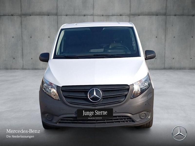 Gebraucht Mercedes e-Vito 85 kW (116 PS) 2022 Weiß Van / Kleinbus