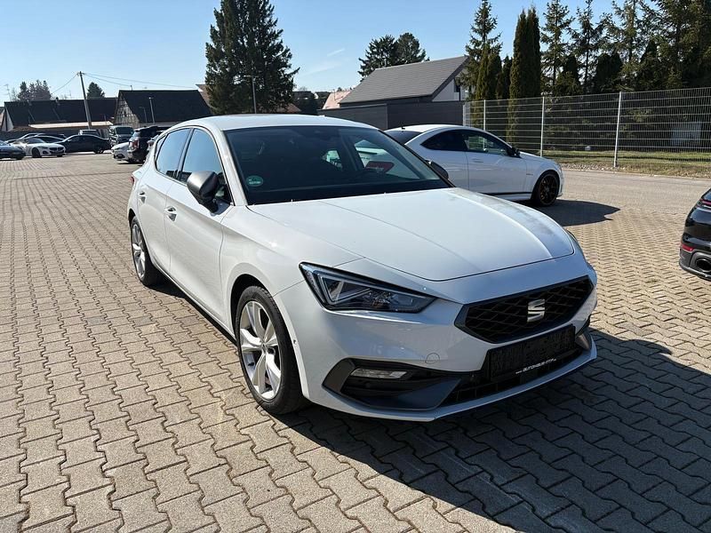 Gebraucht Seat Leon FR 150 PS (110 kW) 2021 Weiß Limousine