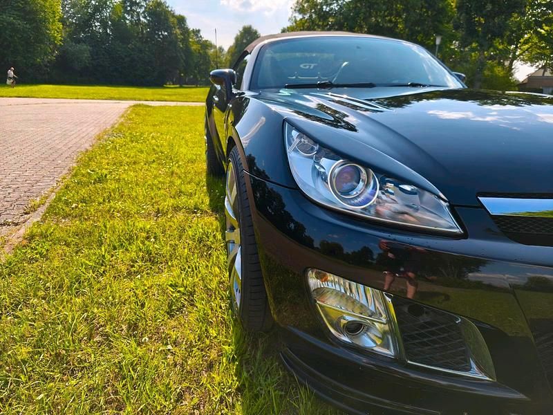 Second-hand Opel GT 265 CP (194 kW) 2007 Negru Cabrio