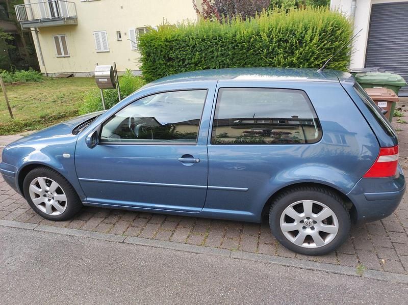 Blau Gebraucht 2003 VW Golf IV Pacific Limousine | 1.150 € (Fairer Preis) - Bild 1/4