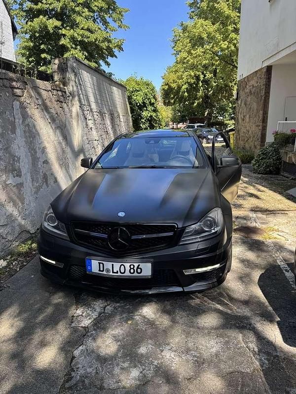 Gebraucht 2012 Mercedes C63 AMG AMG Coupé | 34.900 € (Fairer Preis) - Bild 1/4