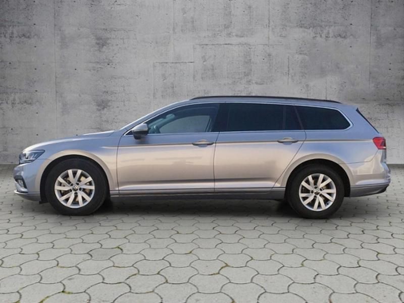 Używany VW Passat Business 150 KM (110 kW) 2022 Srebrny Kombi