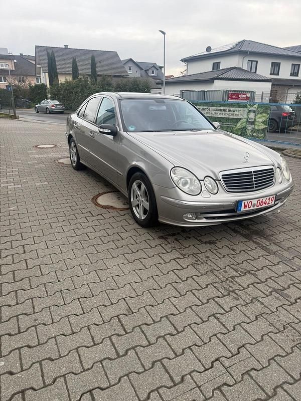Gebraucht Mercedes E320 Avantgarde 224 PS (164 kW) 2003 Silber Limousine