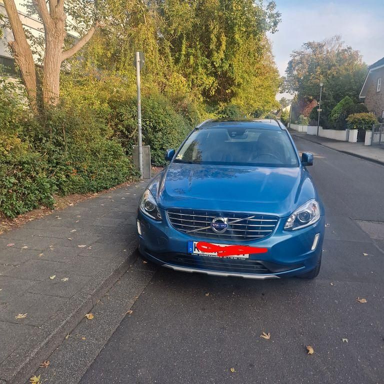 Blau Gebraucht 2017 Volvo XC60 Summum SUV | 19.800 € (Superpreis) - Bild 1/4