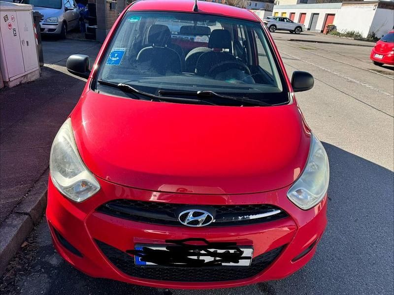 Gebraucht Hyundai i10 Edition 69 PS (50 kW) 2013 Rot Kleinwagen