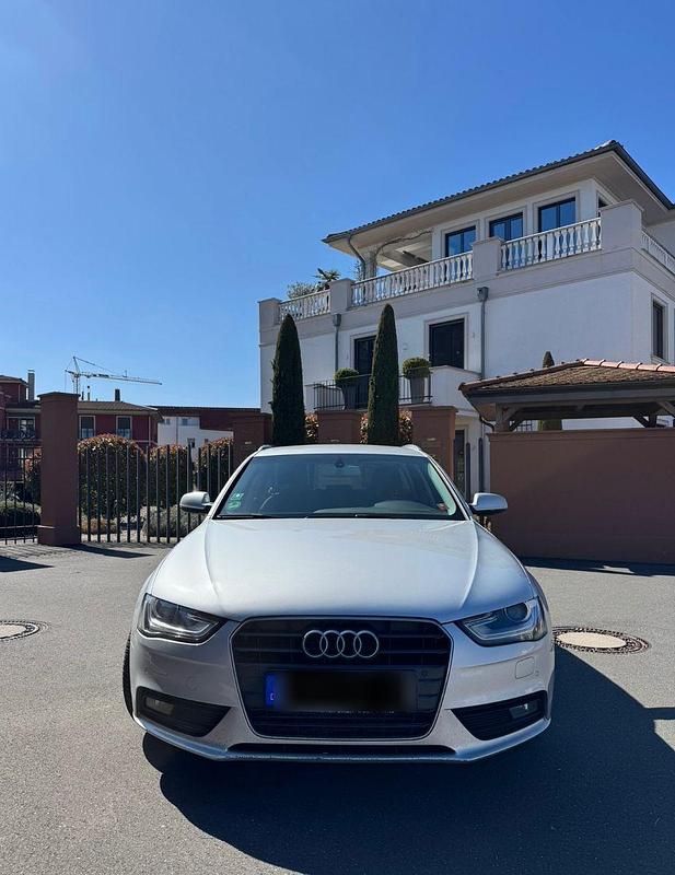 Gebraucht Audi A4 Attraction 177 PS (130 kW) 2012 Grau Kombi