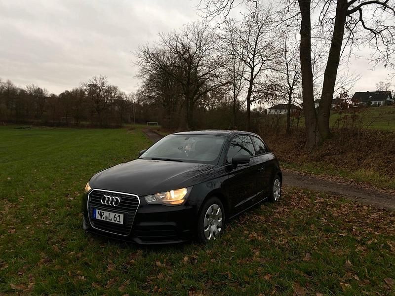 Schwarz Gebraucht 2011 Audi A1 Kleinwagen | 4.000 € - Bild 1/4
