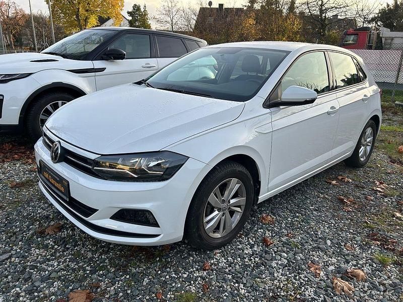 Weiß Gebraucht 2018 VW Polo Comfortline Limousine | 14.900 € (Guter Preis) - Bild 1/4