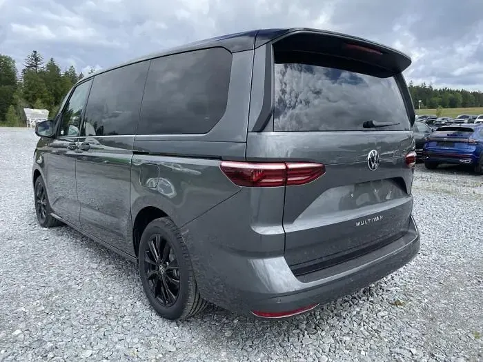 Neu VW T7 Edition 150 PS (110 kW) 2026 Grau, indiumgrau metallic (x3) Van