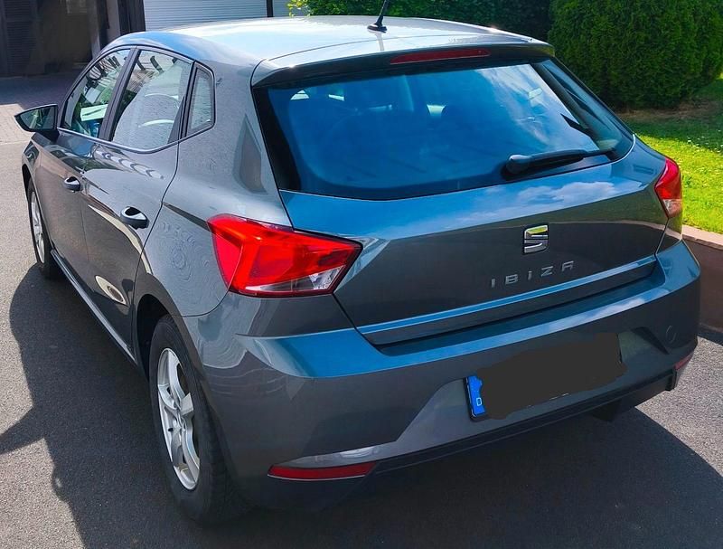 Grau Gebraucht 2018 Seat Ibiza Style Kleinwagen | 11.000 € (Fairer Preis) - Bild 1/4