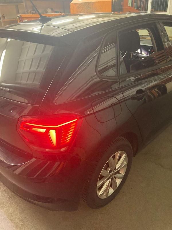 Gebraucht VW Polo Highline 95 PS (69 kW) 2017 Schwarz Kleinwagen