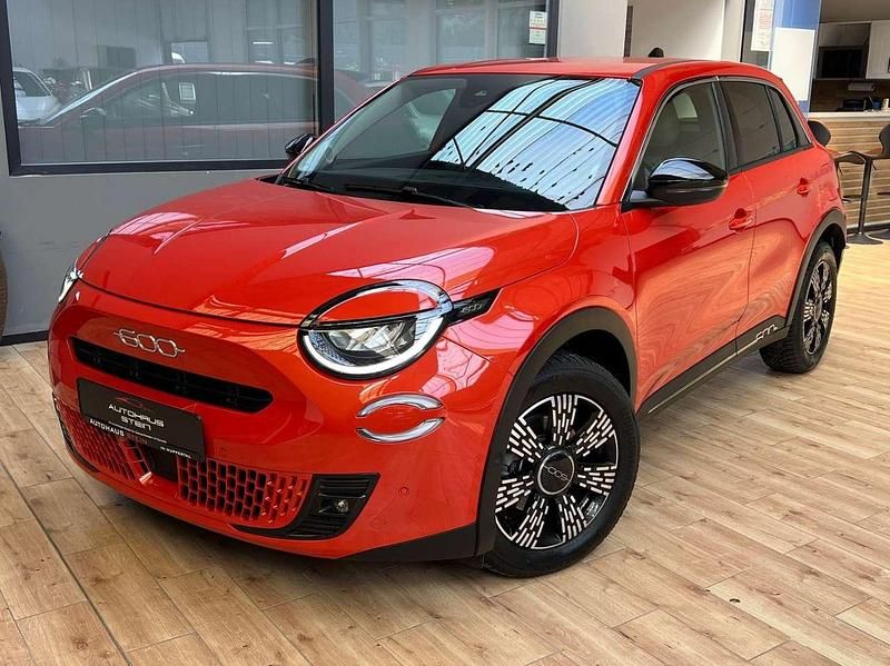 Giallo imola Gebraucht 2024 Fiat 600E La Prima Kleinwagen | 27.990 € (Fairer Preis) - Bild 1/4
