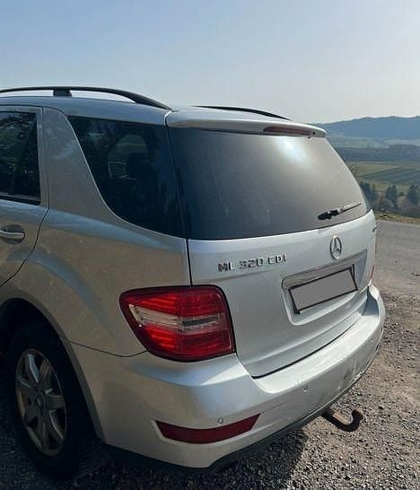 Gebraucht Mercedes ML320 224 PS (164 kW) 2009 Silber SUV