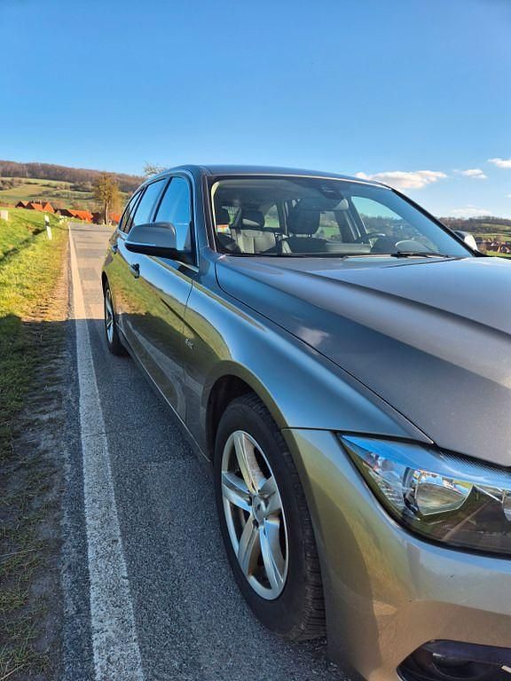 Gebraucht BMW 320 Sport Line 190 PS (139 kW) 2016 Silber Kombi