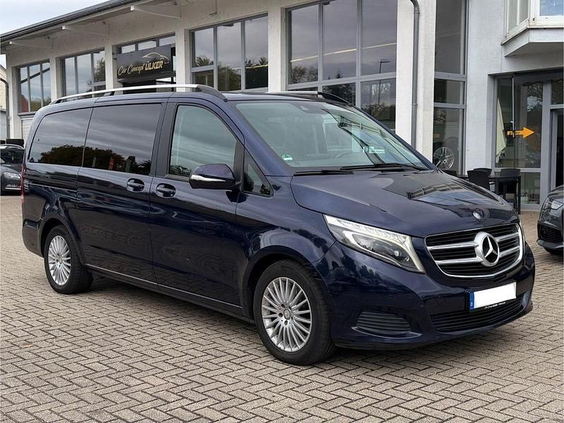 Blau Gebraucht 2014 Mercedes V250 Edition Van / Kleinbus | 23.999 € (Guter Preis) - Bild 1/4