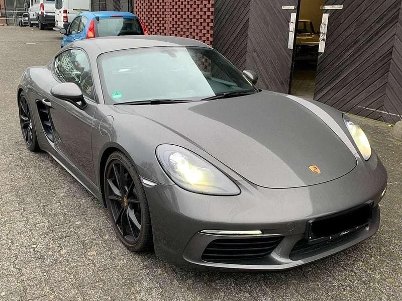 Grau Gebraucht 2017 Porsche 718 Cayman Coupé | 53.718 € (Teuer) - Bild 1/4