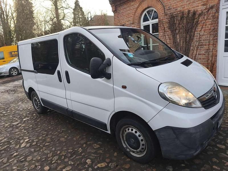Gebraucht Opel Vivaro 114 PS (83 kW) 2010 Weiß Van / Kleinbus