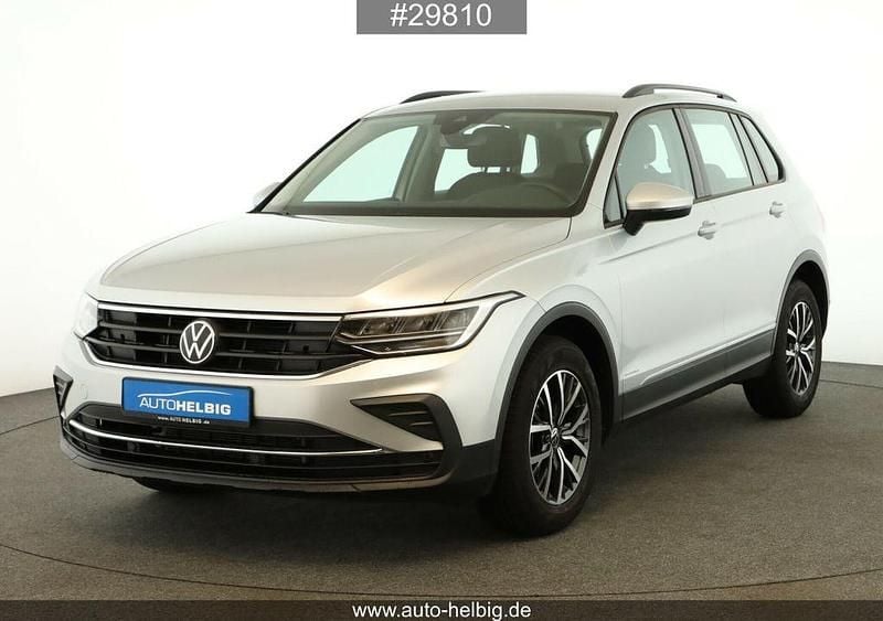 Reflexsilber metallic Gebraucht 2023 VW Tiguan Life SUV | 28.990 € (Guter Preis) - Bild 1/4
