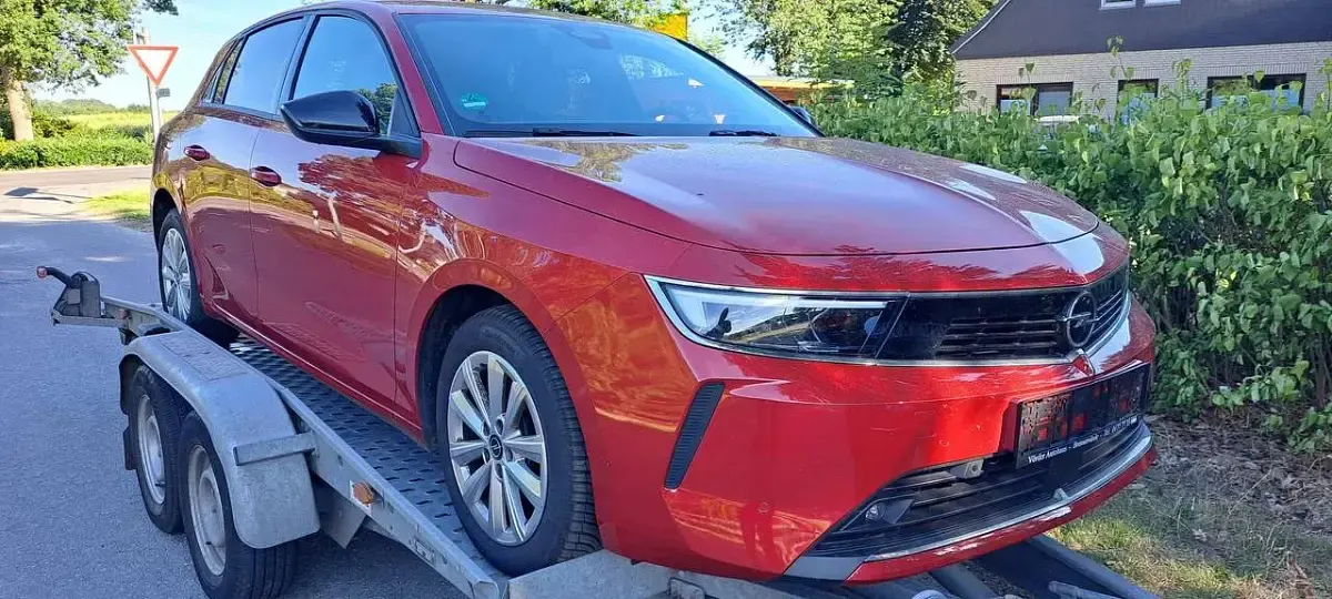 Gebraucht Opel Astra Enjoy 110 PS (80 kW) 2023 Chili rot/kardio rot Kleinwagen