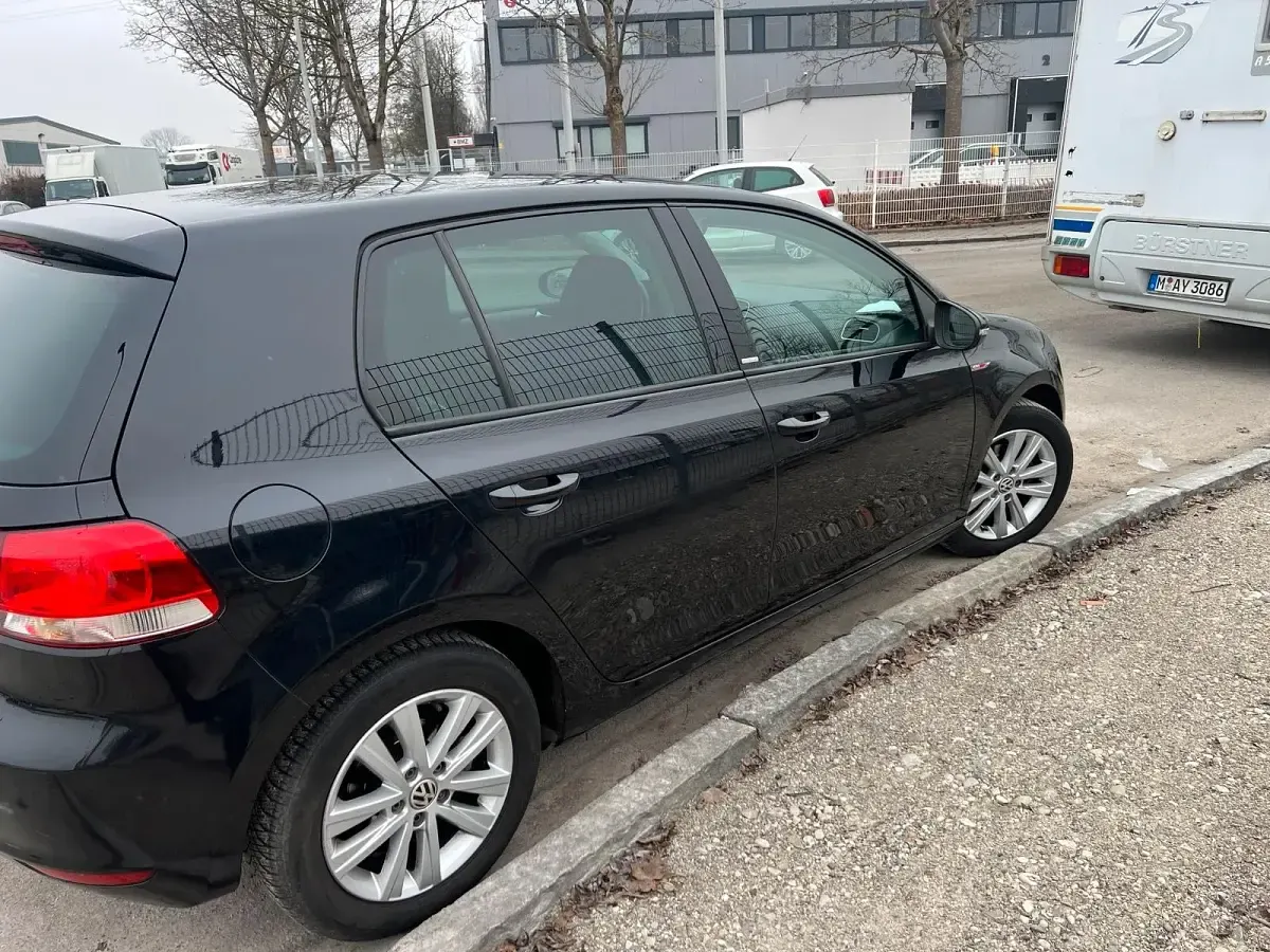 Gebraucht VW Golf VII 86 PS (63 kW) 2012 Schwarz Kombi