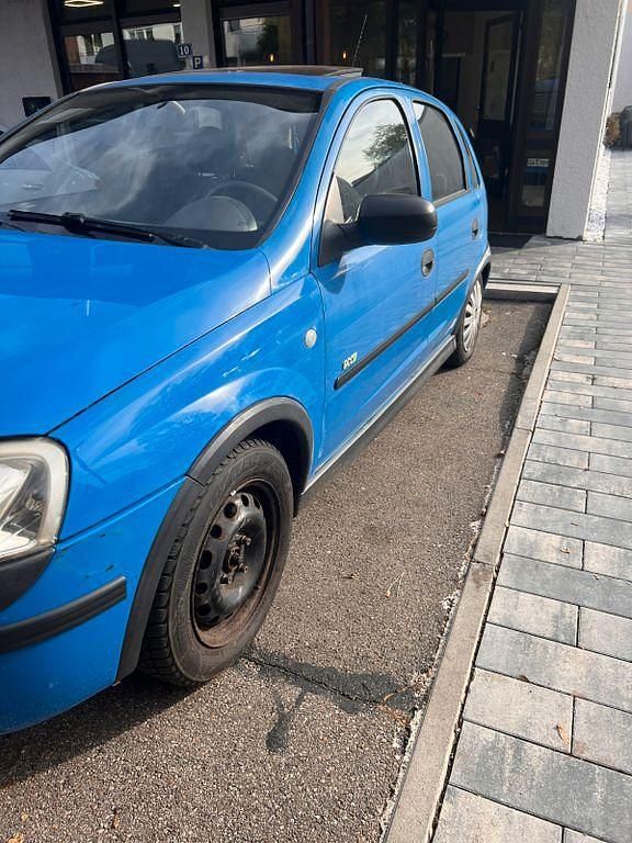 Blau Gebraucht 2002 Opel Corsa Limousine | 1.490 € (Guter Preis) - Bild 1/4