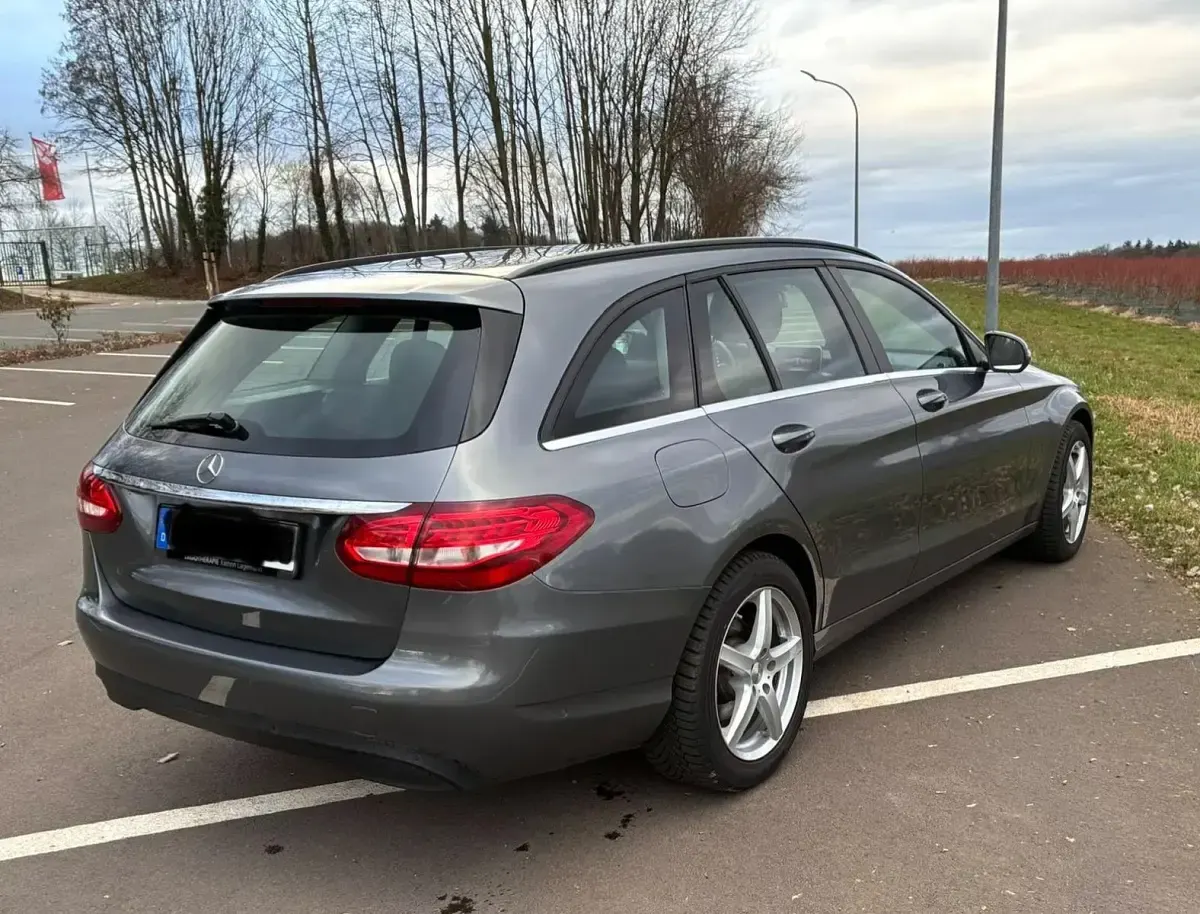 Gebraucht Mercedes 200 136 PS (100 kW) 2017 Grau Kombi